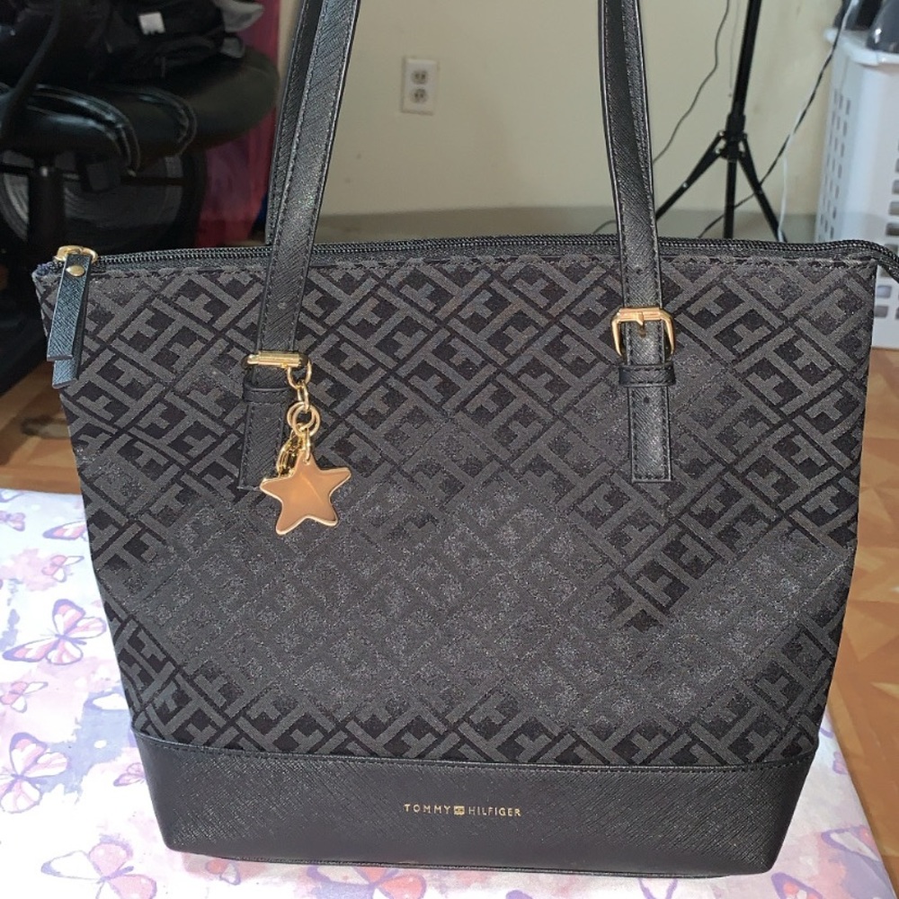Tommy Hilfiger purse
